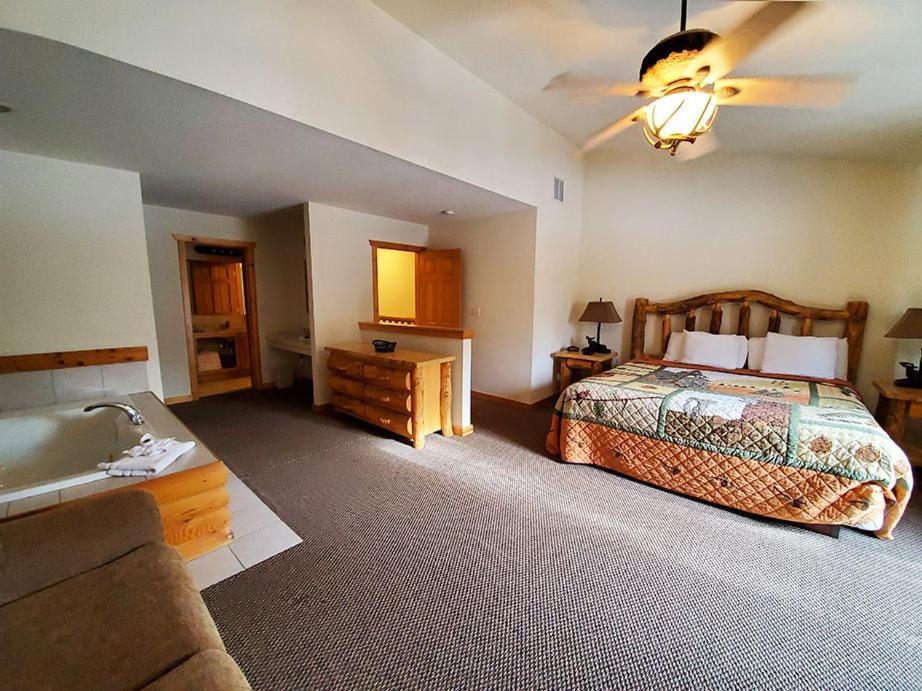 Grand Bear Resort At Starved Rock Utica Εξωτερικό φωτογραφία