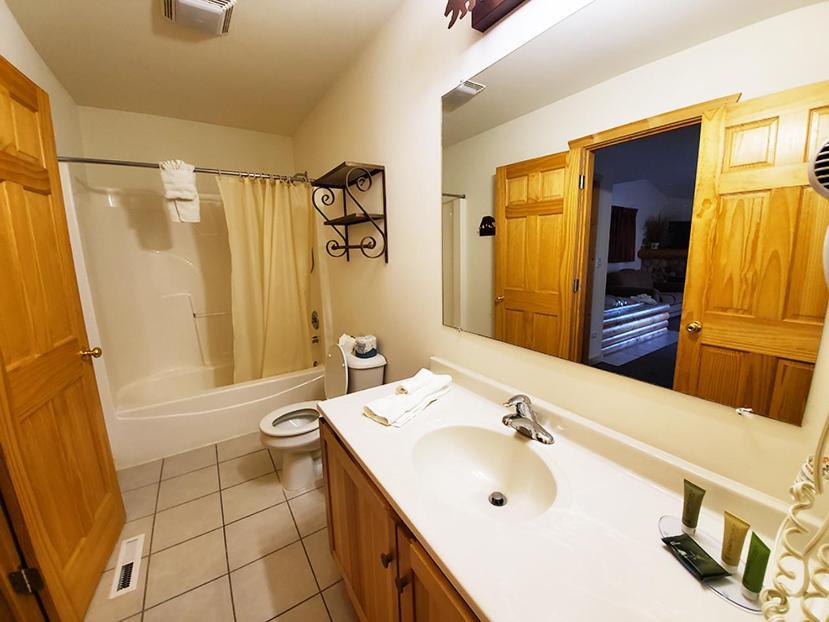 Grand Bear Resort At Starved Rock Utica Εξωτερικό φωτογραφία